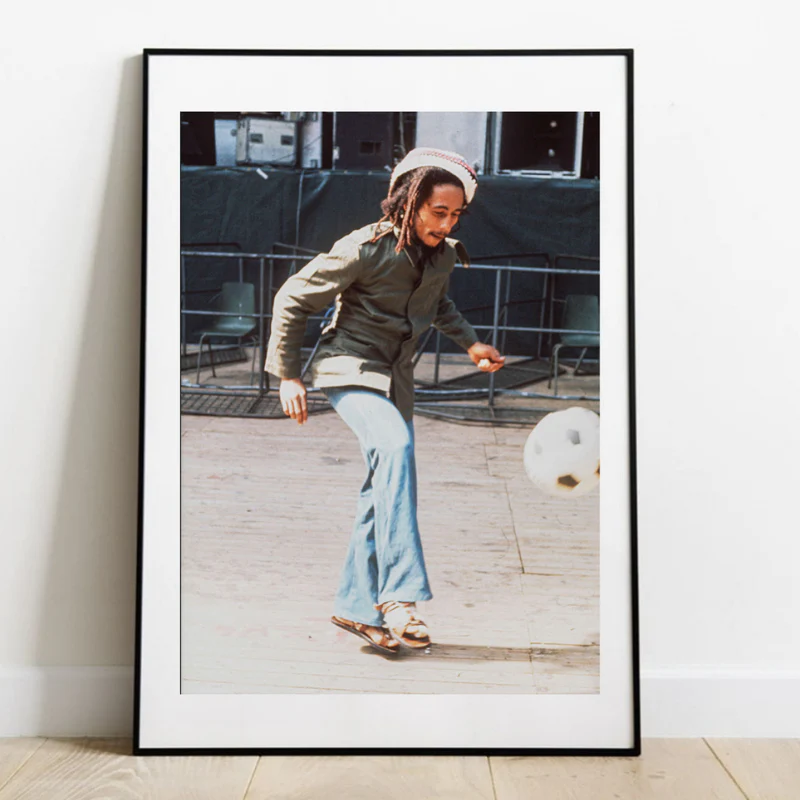 Bob Marley joue au foot en tournée, Bruxelles 1977 - Image 2