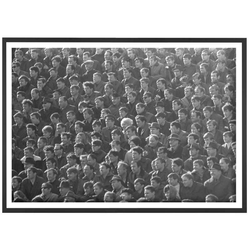 100 hommes et une femme dans un stade, 1973