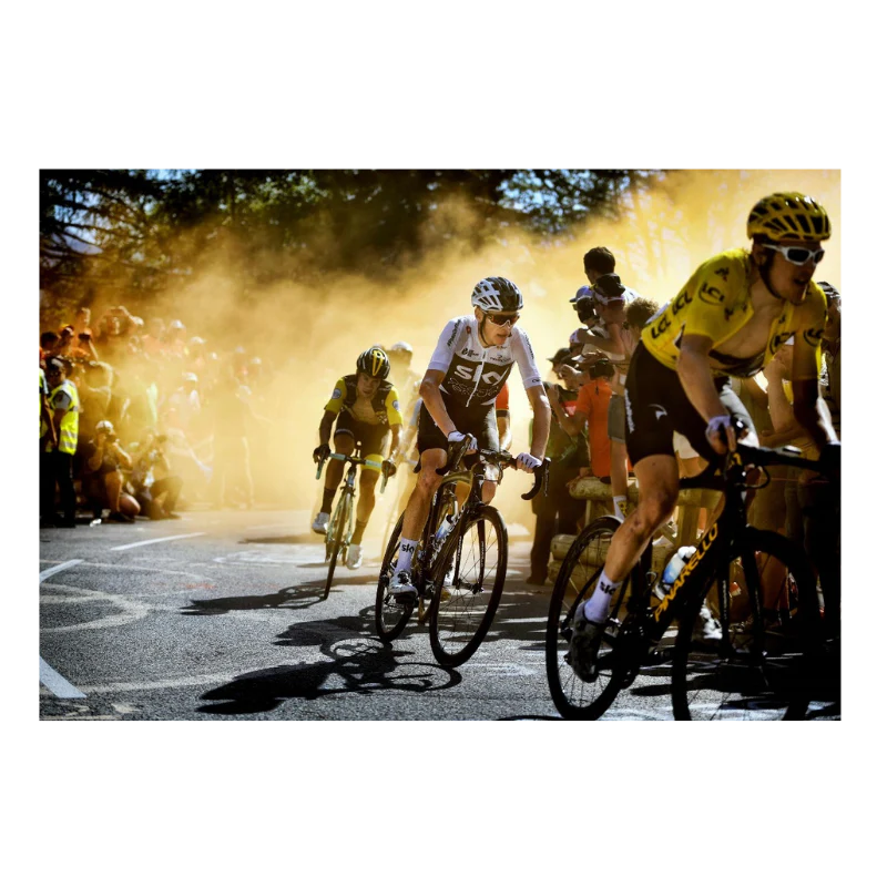 Chris Froome sous les fumis dans l'Alpe d'Huez, 2018 - Image 3