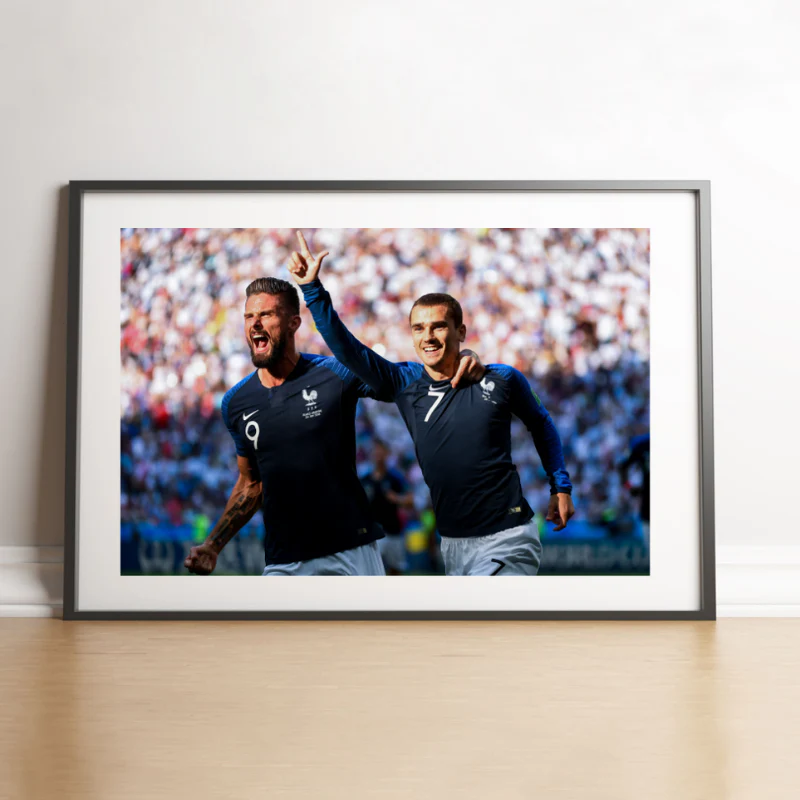 La joie de Griezmann et Giroud, 2018 - Image 2