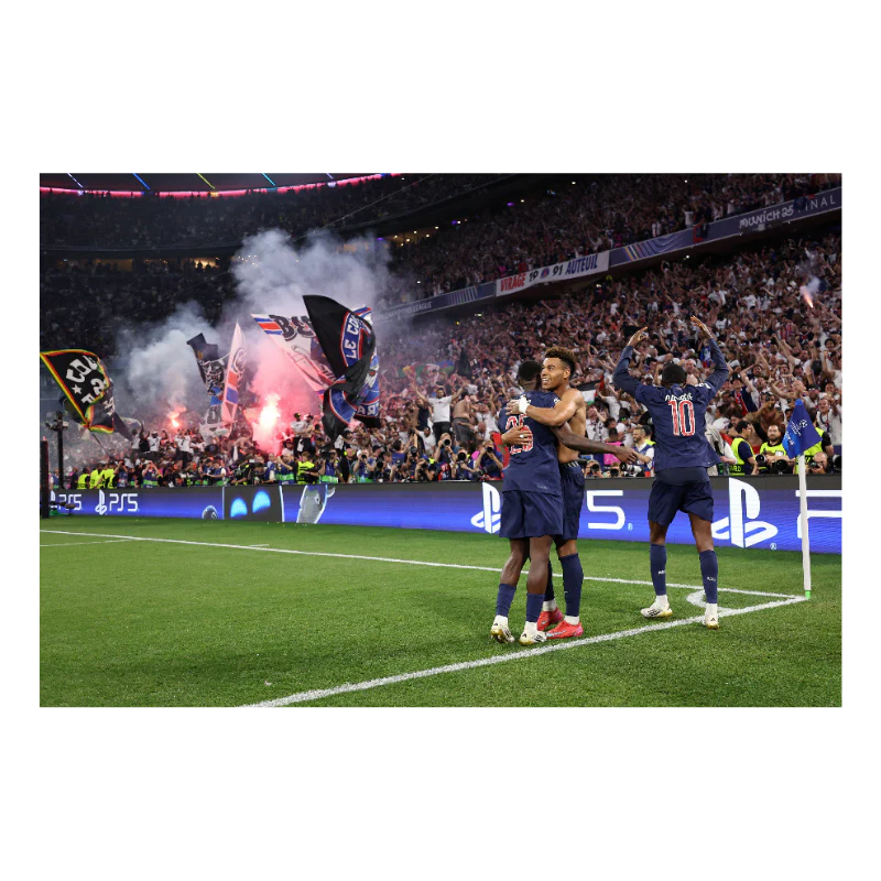 Parcage parisien en feu, Paris 2025 - Image 3