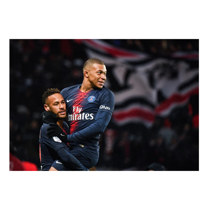Mbappé et Neymar célèbrent ensemble, 2019 - Image 3