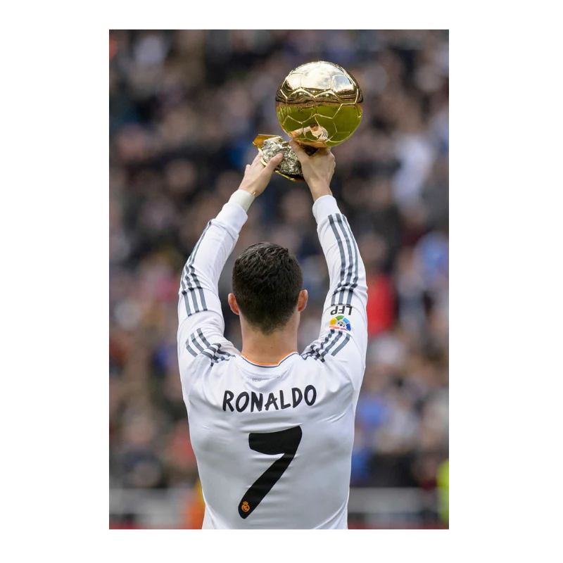 Ronaldo avec son Ballon d'or, 2014 - Image 3