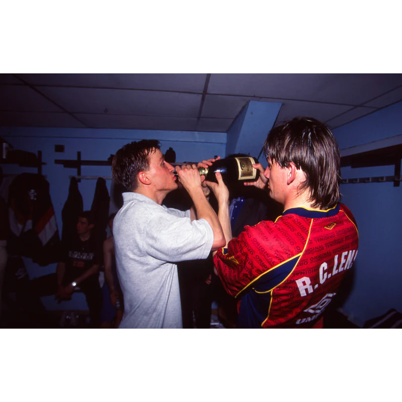 T-Shirt "Lens 98" On Tour - Image 10