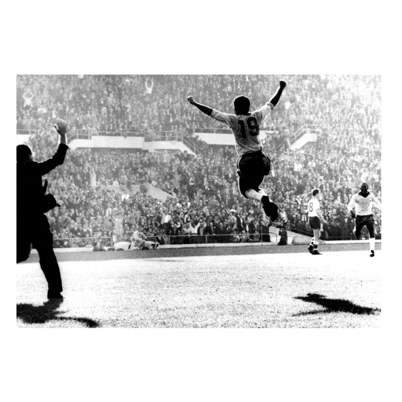 Vavá fête son but de la victoire, Mondial 1962 - Image 3